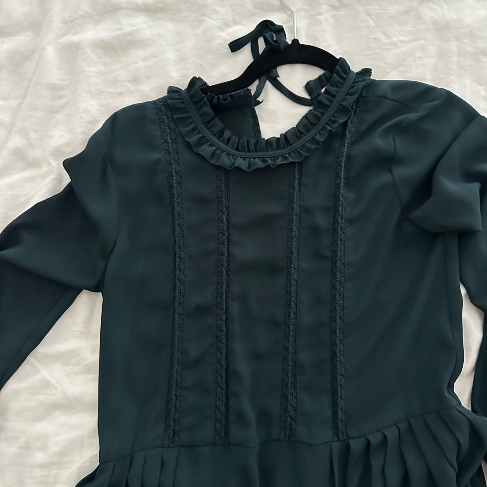 Sunday Best Dress Aritzia in a beautiful Emerald Green